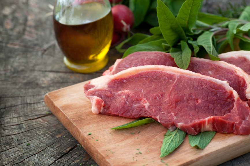 Удивительно, но красное мясо - даже более полезный продукт, чем белое