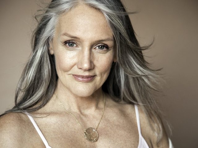 Чем заняться женщине после 50 лет: интересные советы. Чего нельзя делать женщине после 50 лет? Как сохранить здоровье и красоту женщине после 50 лет: рекомендации психологов и стилистов