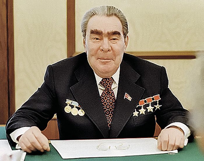 Леонид ильич брежнев