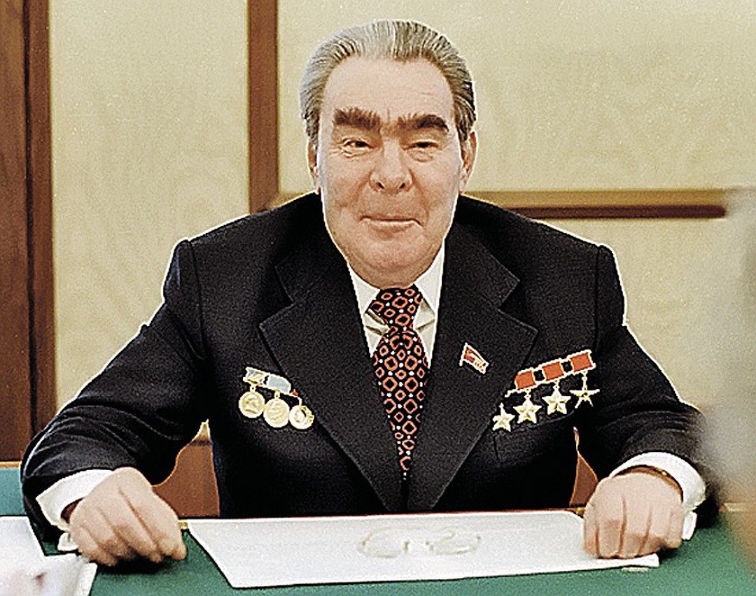 Леонид ильич брежнев