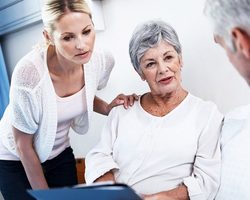 Кружится голова у женщин и мужчин после 50 лет: причины — что делать?