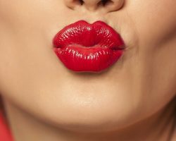 Как избавиться от вертикальных морщин над верхней губой эффективно дома, косметологическими процедурами: рекомендации косметолога, описание процедуры, народные рецепты, отзывы