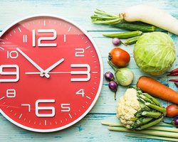 Какие продукты хорошо и плохо перевариваются и выводятся организмом, либо не перевариваются вообще: список, время усвоения, таблица переваривания продуктов. Какая пища переваривается быстрее: холодная или горячая?
