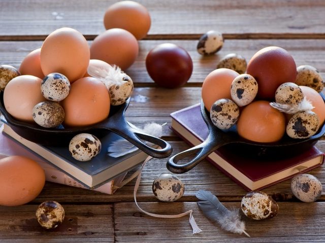 Есть ли в куриных и перепелиных яйцах холестерин? Можно ли есть куриные и перепелиные яйца при повышенном холестерине, атеросклерозе и заболеваниях сердца?