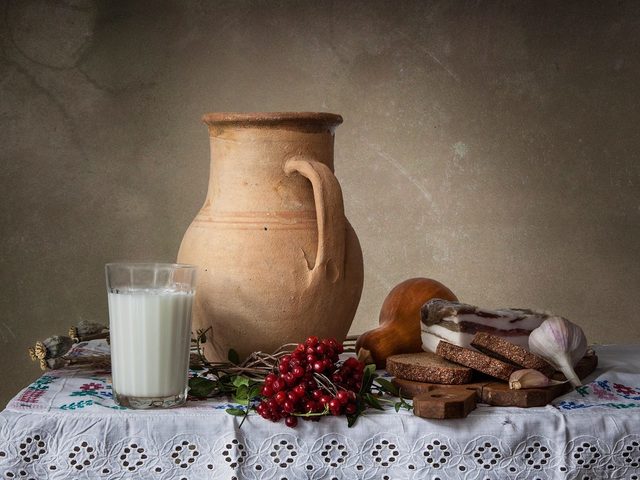 Что будет, если съесть свиное сало с молоком: совместимость
