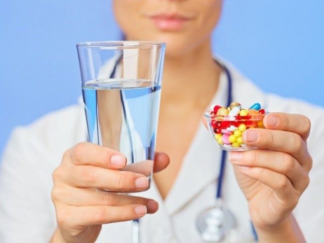 Изжога — как быстро избавиться в домашних условиях: список таблеток с инструкциями и народных средств, рекомендации гастроэнтеролога