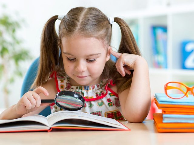 Интересные загадки с ответами в картинках: как разгадать загадку — «Что сырым не едят, а вареным выбрасывают»?