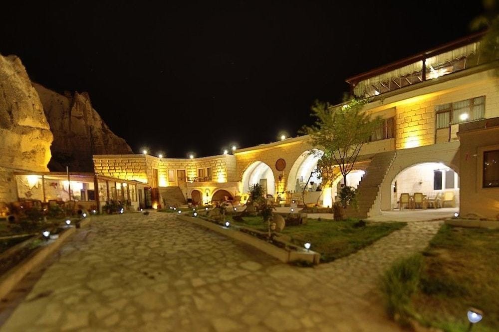 Отель каппадокии kayatas hotel снаружи
