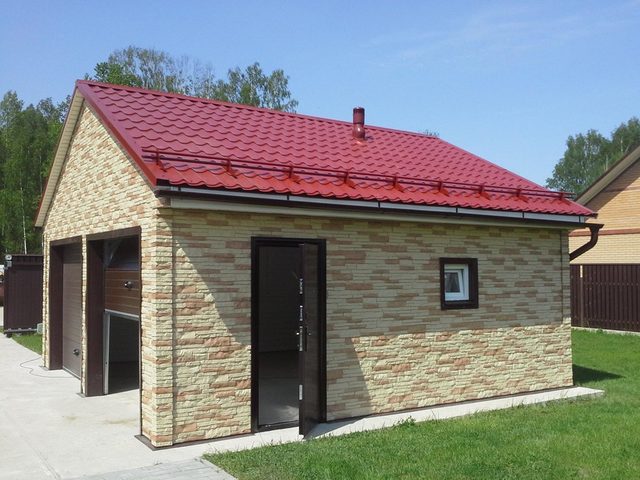 Греется крыша, нагревается крыша в доме, гараже, из профлиста, что делать? Что сделать, чтобы крыша из ондулина, черепицы и профлиста не нагревалась? Защита крыши от солнца