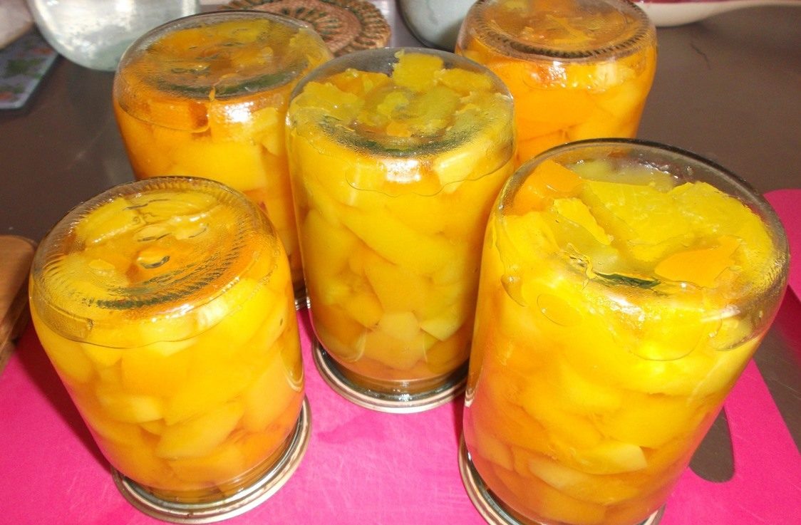 Компот из тыквы на зиму с курагой и яблоками