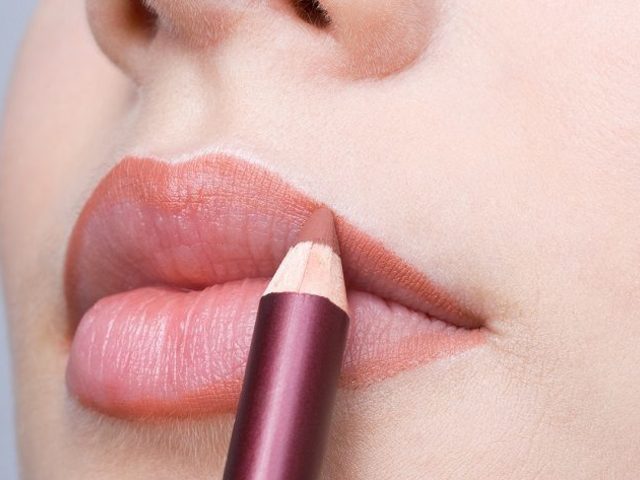 Как красиво обвести губы карандашом в макияже: схема с описанием, увеличение и уменьшение губ с помощью макияжа, советы визажиста, фото