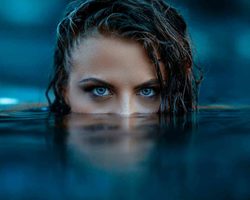 Наговоры на воду, чтобы дела пошли резко в гору, чтобы деньги в доме не переводились: слова, пошаговые рекомендации и правила