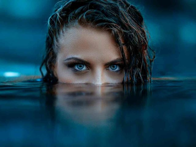 Наговоры на воду, чтобы дела пошли резко в гору, чтобы деньги в доме не переводились: слова, пошаговые рекомендации и правила