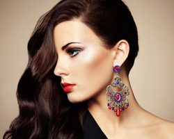 Ополаскивание, окрашивание, укрепление волос черным и зеленым чаем: польза, способ применения, эффект, отзывы