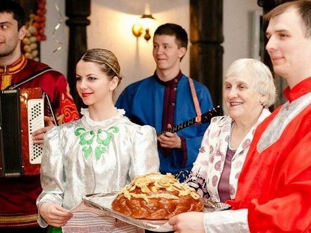 Свадебные караваи и торты: традиции, приметы народов разных стран мира