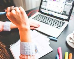 Гороскоп деловой совместимости всех знаков зодиака в коллективе, на работе: описание 12 знаков