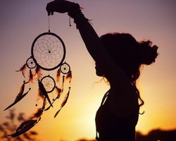 Почему снится один и тот же сон? Что значит, если снится один и тот же человек?