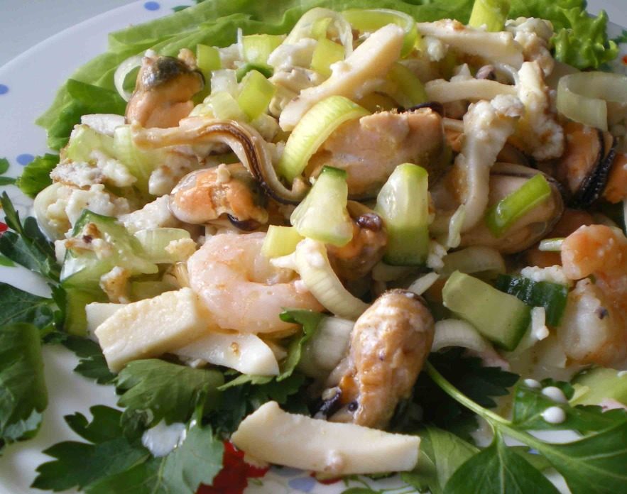 Морепродукты с зеленью