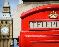Поделки в школу на тему Англии: как сделать английскую телефонную будку, двухэтажный автобус, Биг-Бен из бумаги? Поделки на тему Англии в ирландском стиле: клевер и лепреконы