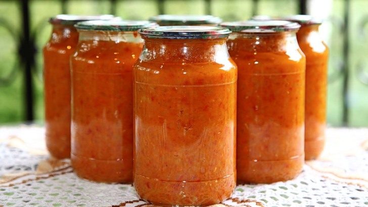 Вкусная кабачковая икра с помидорами через мясорубку на зиму