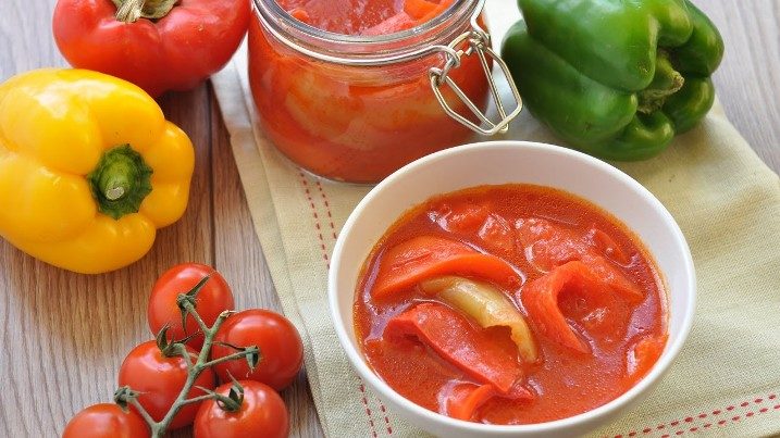Лечо из перца и помидор через мясорубку на зиму