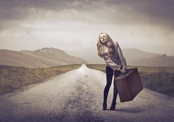 Стоит представить себя с тяжелым чемоданом. чтобы упаковать его захотелось по минимуму