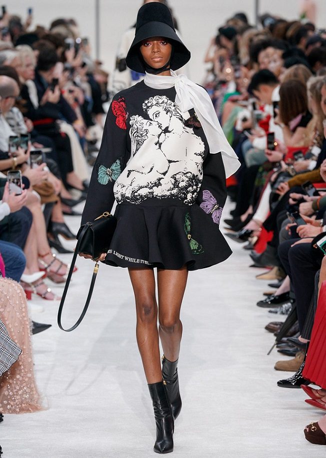 Головной убор от valentino