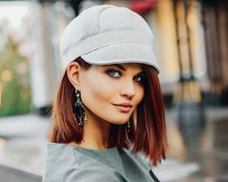 Модные женские береты, шапки, головные уборы 2025 года: тенденции моды, модные бренды головных уборов, фото