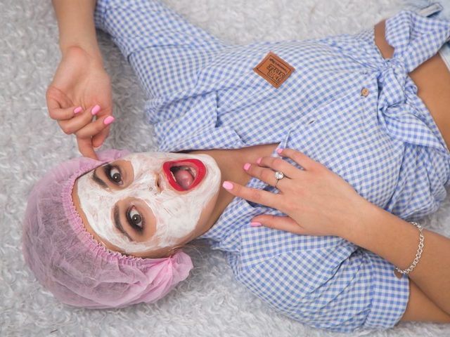 Что такое гоммаж для лица? Как пользоваться косметическим продуктом, плюсы его использования, отзывы
