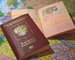 Можно ли оформить загранпаспорт по доверенности: закон. Доверенность на получение загранпаспорта в визовом центре: образец