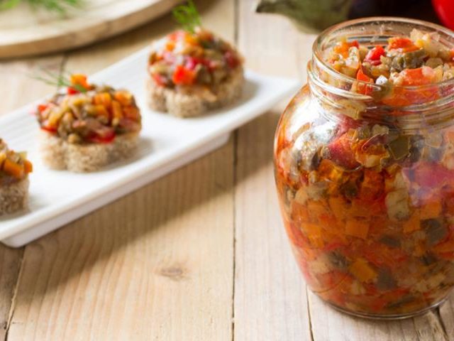 Икра баклажанная на зиму, икра из баклажанов: 7 самых вкусных рецептов