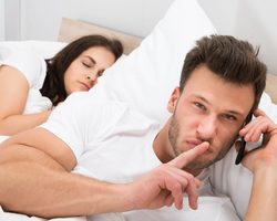 Муж на сайте знакомств: виртуальная измена и способы борьбы с ней