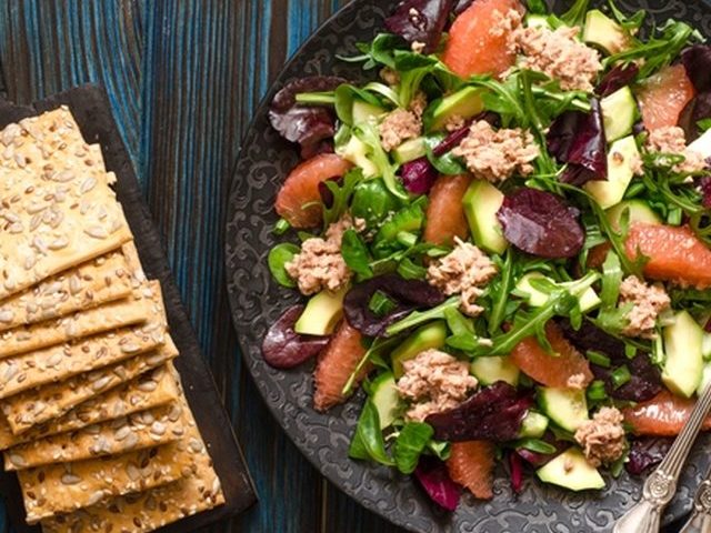 11 самых вкусных рецептов салата с тунцом. Тунец консервированный для салата: как выбрать самый вкусный?