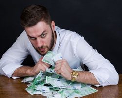 Почему мужчина жадный: причины, признаки. Жадный мужчина психология — как себя вести, что делать?