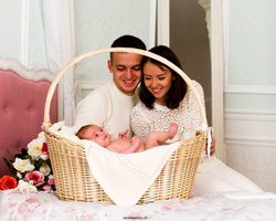 Выписка из роддома — что дарить медперсоналу, маме роженице, ребенку: идеи подарков