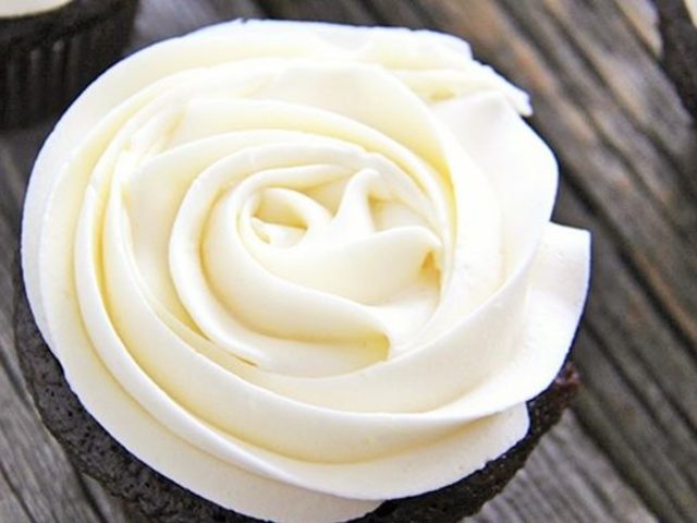 Сахарный крем для торта: 10 самых вкусных рецептов, подробная инструкция, фото