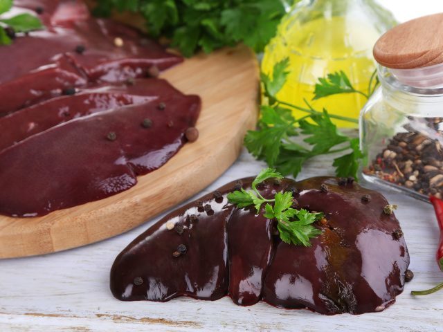 Какая печень полезнее для организма человека: куриная, свиная или говяжья?