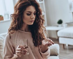 Как правильно принимать антибиотики взрослым и детям?