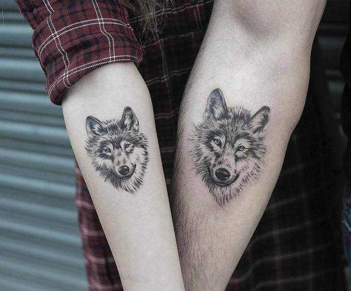 Волк и волчица на тату - прекрасный парный символ верности