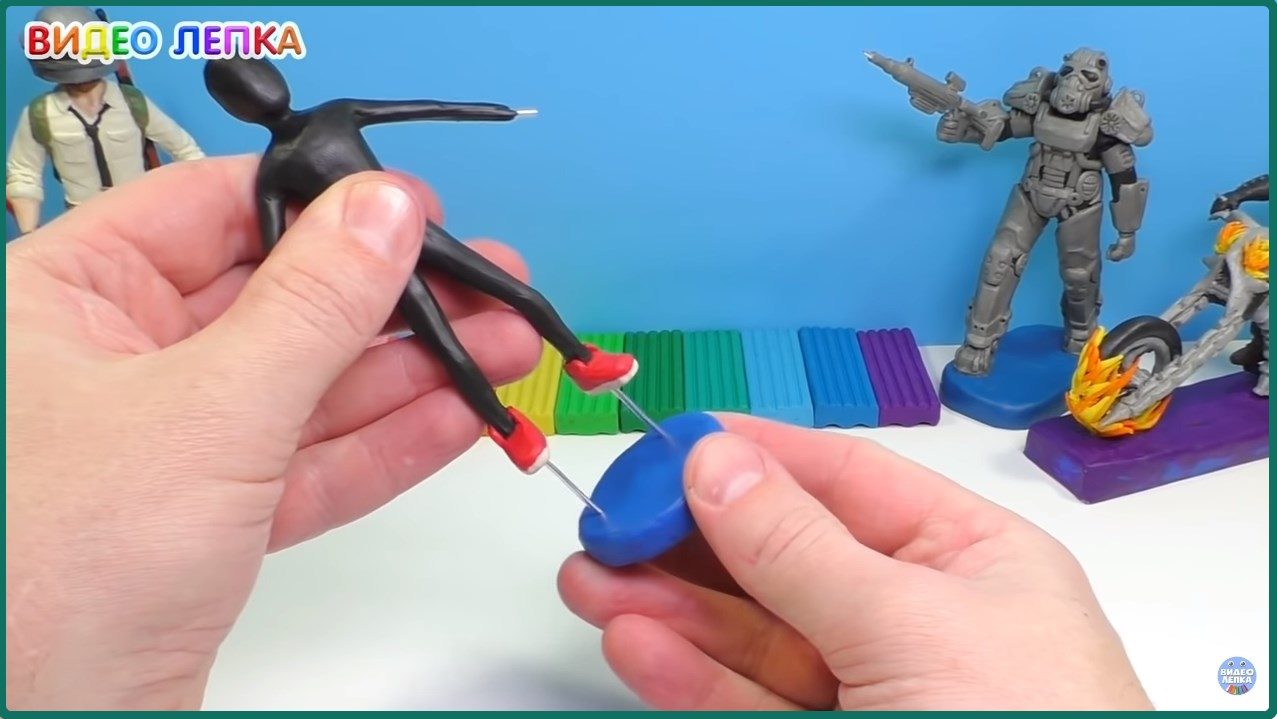 Платформа для фигурки из пластилина