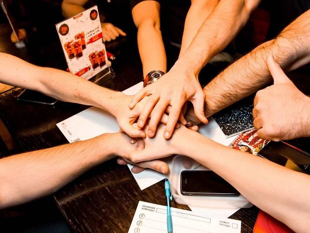 Квест на Новый год для взрослых — варианты, задания