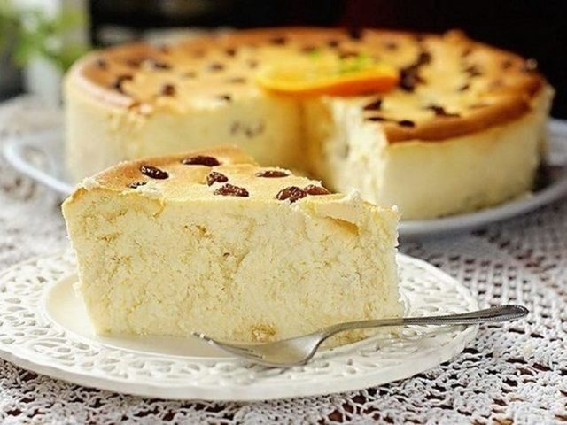 Что приготовить из прокисшего творога? Как приготовить сырники, запеканку, пончики, пирожки, сыр из прокисшего творога?