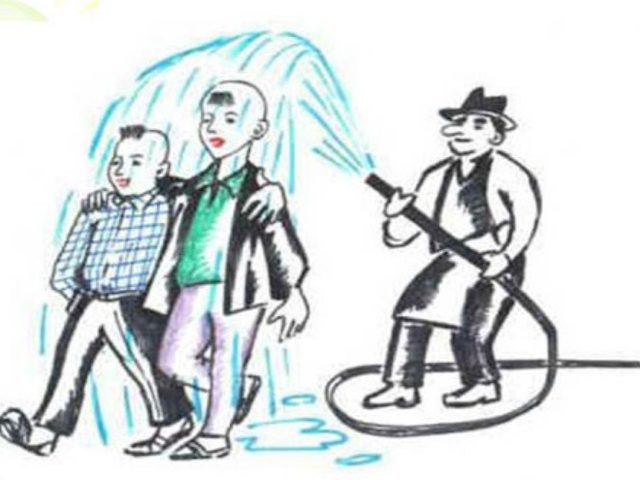 «Водой не разольешь»: происхождение, прямое и переносное значение фразеологизма, объяснение одним словом, примеры предложений
