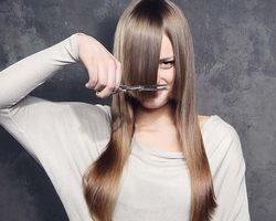 Как самостоятельно обрезать волосы на ровный срез, одной длины: пошаговая инструкция. Как подстричь волосы ровно ножницами?