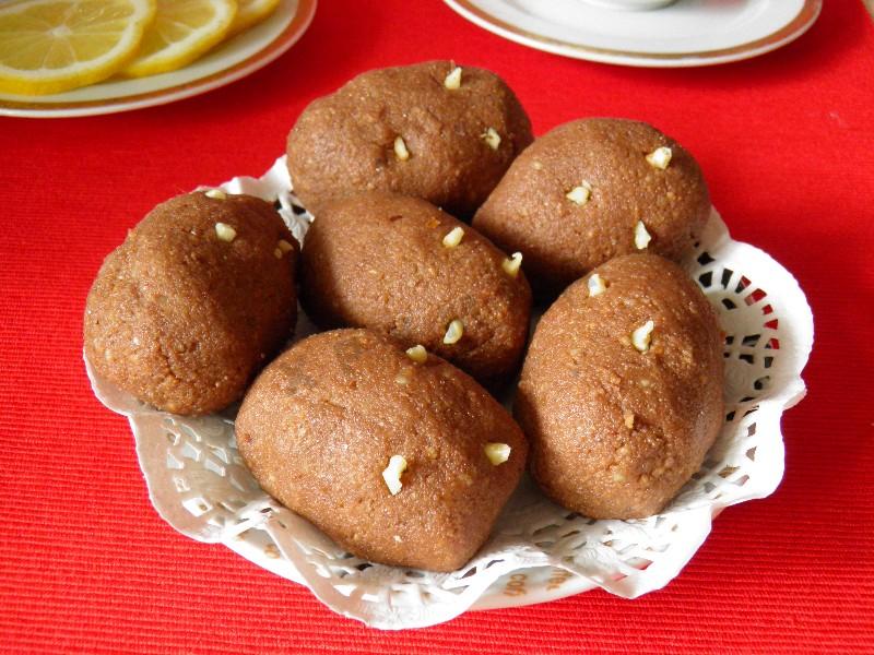Домашнее пирожное картошка из сухарей со сгущенкой рецепт с фото ...