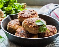 Что можно приготовить из остатков каши? Как приготовить печенье, запеканку, биточки из остатков гречневой, рисовой, перловой каши?