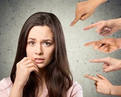 Почему мы чувствуем стыд? Чем отличается стыд от чувства вины? Постоянное чувство стыда: как избавиться?