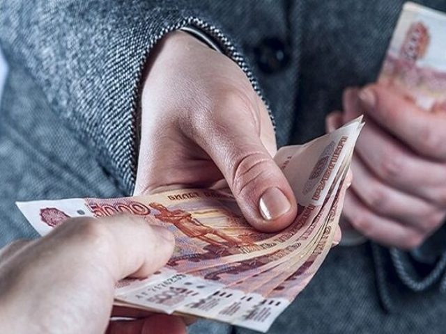 Поверья и приметы о передаче из рук в руки распространенных продуктов и предметов