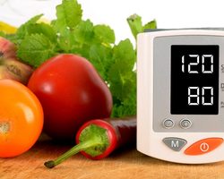 Продукты, повышающие и понижающие артериальное давление: список. Какие продукты нельзя, а какие можно есть, при гипертонии?