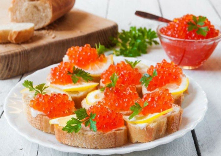 С икоркой